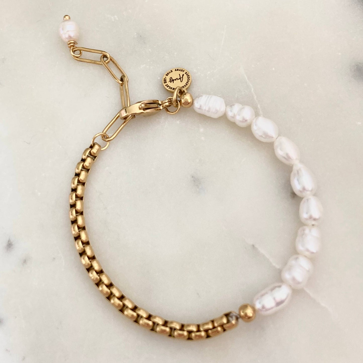 Pearls Bracelet Gold plated box chain adjustable