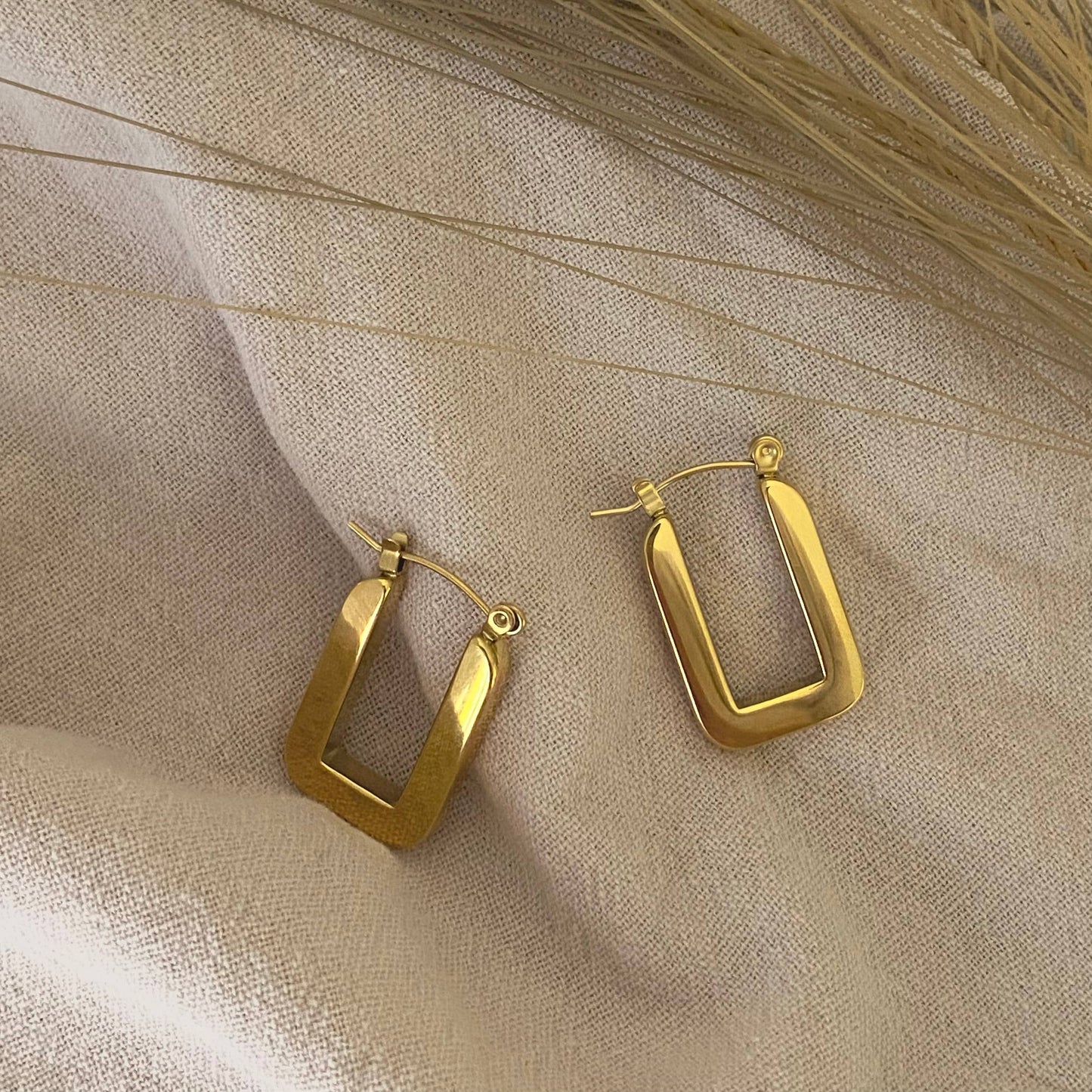 18k Rectangular Gold Plated Dangle Earrings Lightweight