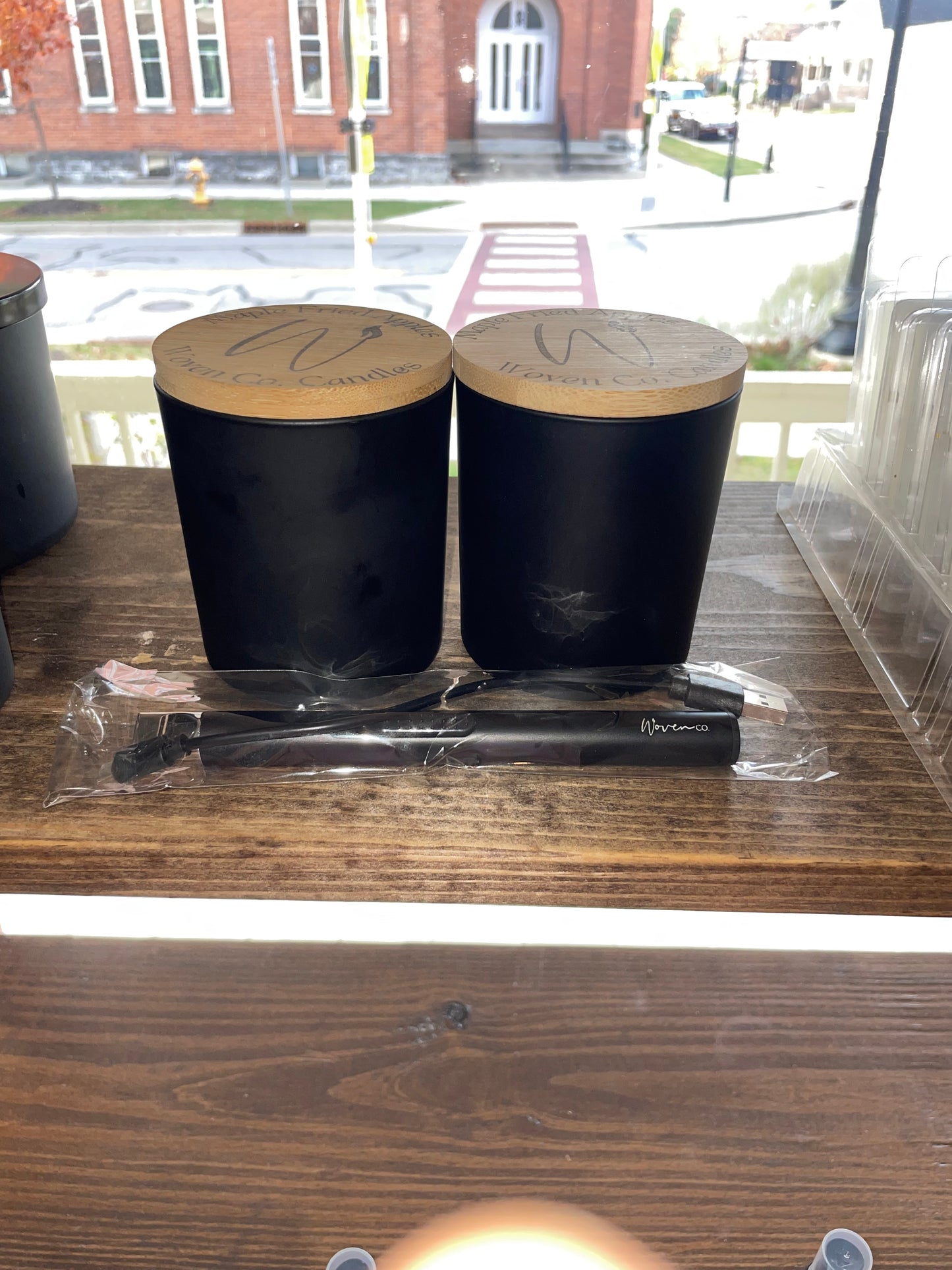 2 Candles & 1 Lighter gift set